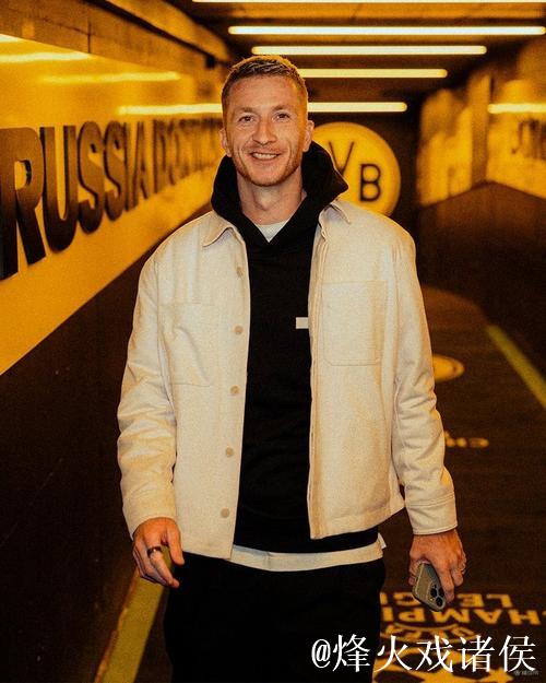 罗伊斯重返多特主场,俱乐部官方社媒发文欢迎 罗伊斯重返多特主场,俱乐部官方社媒发文欢迎